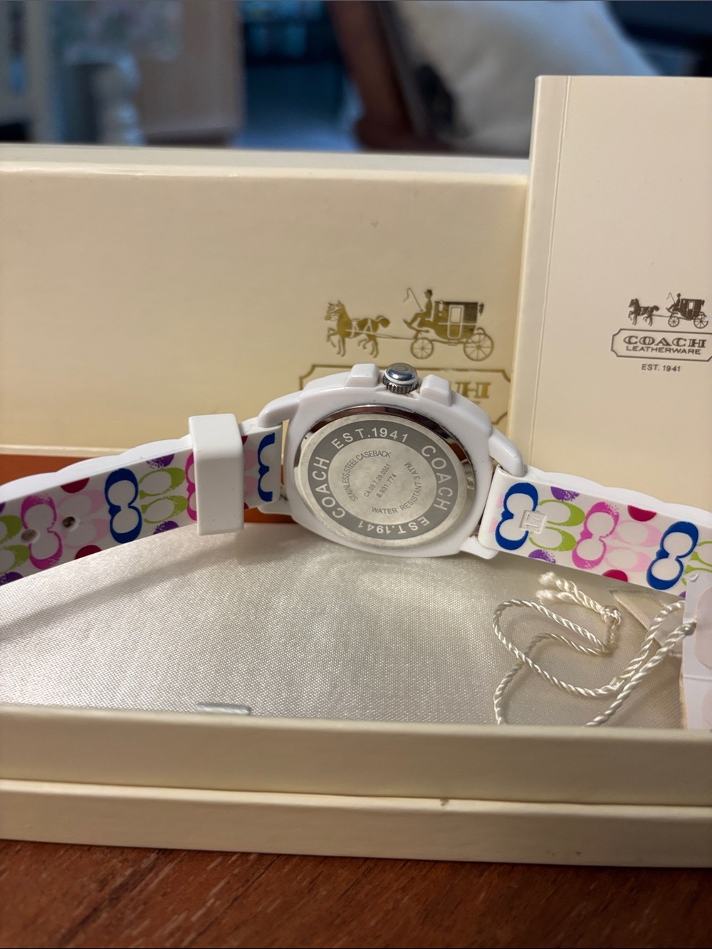 Coach watch with White Silicone strap with Multicolor Floral Inner Strap - Picture 3 of 5